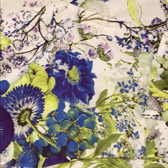 Zara Vibrant Floral Shorts size M - like new - Picture 5 of 8